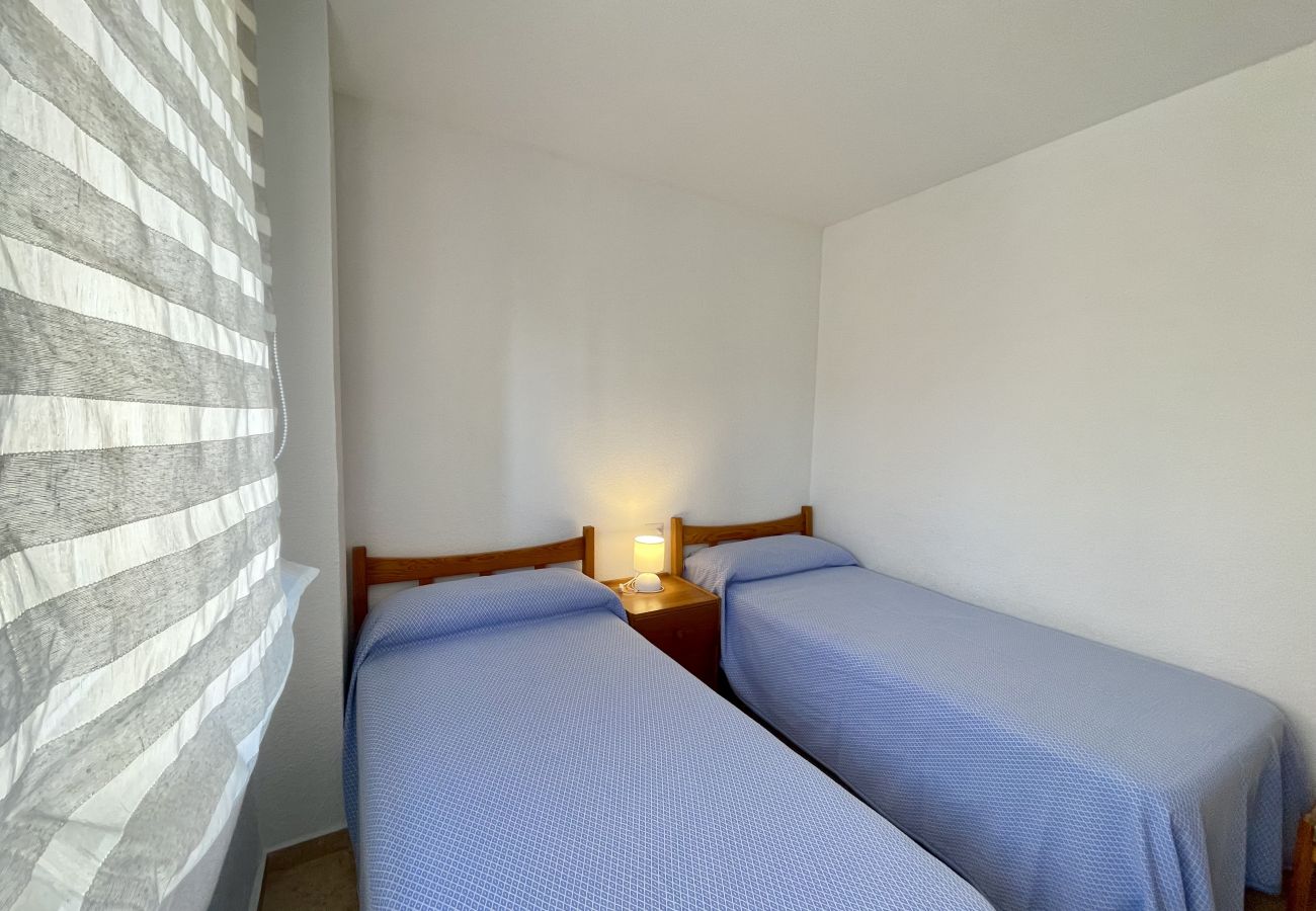 Apartment in Benidorm - PRINCIPADO WIFI, AIRCO, POOL AND GARDEN N031