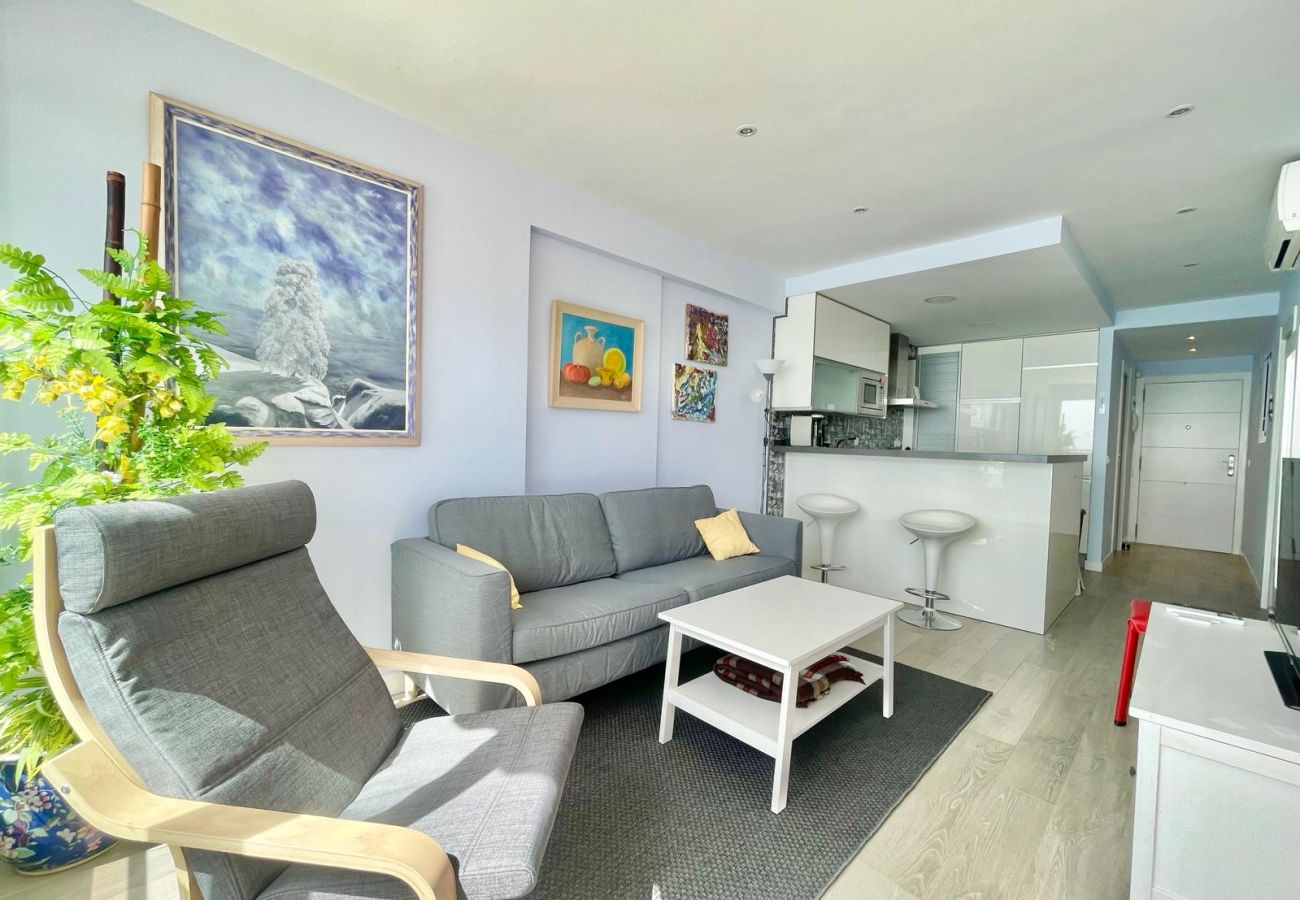 Apartment in Benidorm - CAROLINA SEAFRONT LEVANTE N157